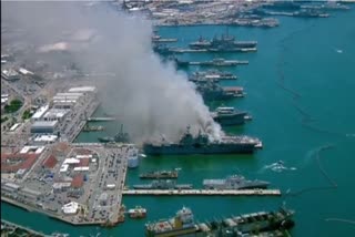 21 US sailors hospitalized after fire on board Navy vessel in San Diego  fire on board Navy vessel  San Diego  അമേരിക്കൻ നേവി  യുഎസ്എസ് ബോണ്‍ഹോം റിച്ചാര്‍ഡിസ്