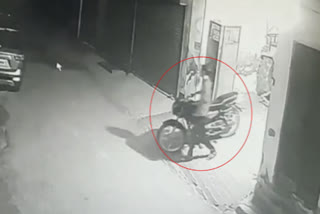 thieve entered house through terrace and robbed bike at kavi nagar