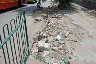 Piragadhi Chowk footpath has been broken for 11 months