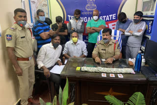 police arrested 7 play card players in hyderabad