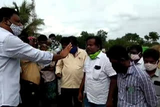 farmers protest in uddehal at ananthapur