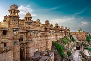 Minor girl dies after falling from Gwalior Fort