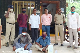 railway koduru police caught two people in illegal cheap liquor selling cases