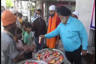 Fazilka: Cold drink langar at Gurudwara Singh Sabha Sahib