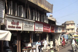 Manekchowk market time was reduced by two hours