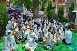 electricity workers protest against xen in bhiwani