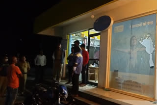 robbery at petrol pump in tisgaon in nashik dindori taluka