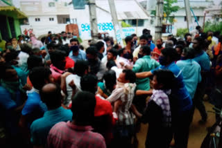 fight between ycp followers at kannampeta in vishaka