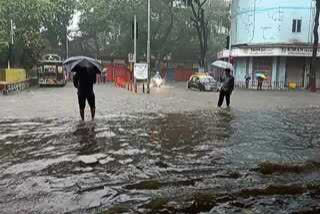 Heavy showers in Mumbai, more rains likely: IMD
