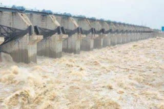 prakasam barrage 30 gates opened to bay of bengal in vijayawada