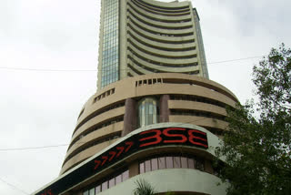 Market LIVE Updates: Indices at day's high boosted by gains in Infosys and HDFC Bank