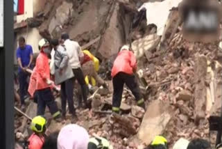 Part of building crashes in south Mumbai, many feared trapped