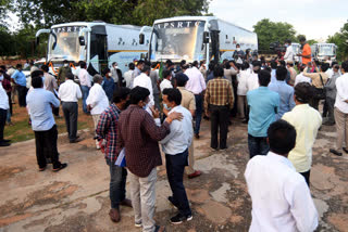 Physical distance not observed at the inaugural event of Sanjeevani buses