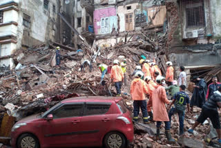 6 dead  23 rescued after portion of building collapses in Mumbai  മുംബൈയിൽ കെട്ടിടം തകർന്ന് വീണ് ആറ് പേർ മരിച്ചു  മുംബൈ