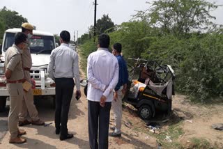 Bolero camper and auto collision, सिरोही सड़क हादसा न्यूज