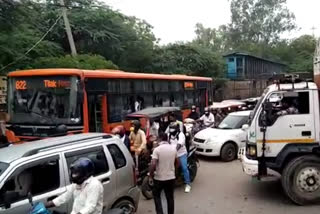 heavy traffic at najafgarh road in delhi