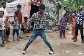 dancer rahul living in slum area of charkhi dadri