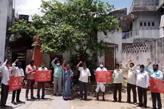 ex mla protest for release of varavara rao at bhadradri district
