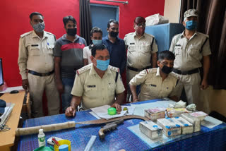 Police caught the gang cheating on fake notes