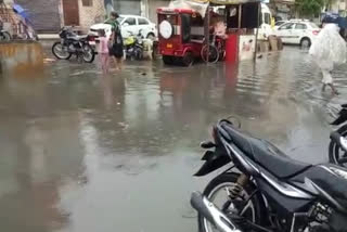 Peolpe facing waterlogging problem in Vikashpuri of west delhi