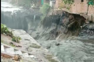 House collapses in slum area due to heavy rainfall in Delhi