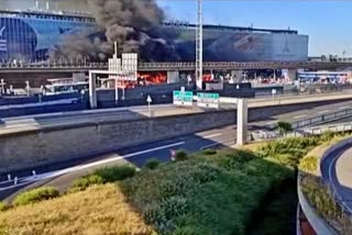fire by Paris airport terminal