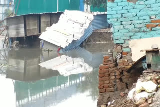 Delhi rains: Several houses collapse in slum area of Anna Nagar