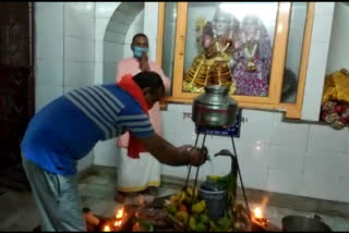 temple of Dilshad Colony, devotees pray to end corona