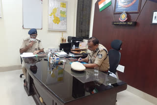 Inspector General Gwalior Zone holds meeting with police officers