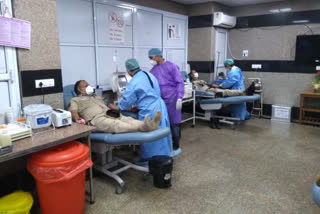 24 Delhi Police personnel donated plasma in AIIMS in presence of Dr. Harsh Vardhan