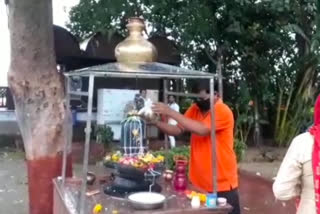 silence in popular shiv temple at mahipalpur in shivratri due to corona