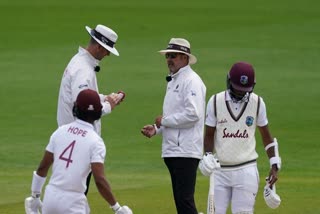 Dom Sibley accidentally puts saliva on the ball,  second Test against West Indies, England vs West Indies, ଇଲଣ୍ଡ ବନାମ ଇଣ୍ଡିଜ ଦ୍ବିତୀୟ ଟେଷ୍ଟ, ନିୟମ ଭୁଲିଗଲେ ସିବଲି, ବଲରେ ଲଗାଇଲେ ଛେପ