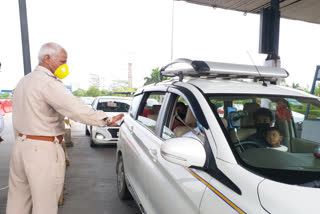 Noida Police checking on DND border