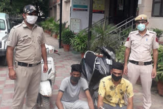 Delhi police arrested 2 accused with scooty in Malviya Nagar