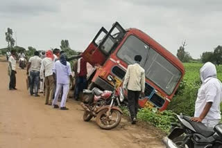 bus skidded off the muddy road and fell into a ditch parbhani