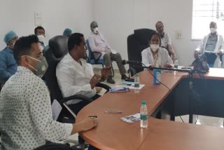 Health Minister Banna Gupta held meeting with RIMS officers in Ranchi