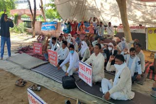 farmers and political organizations support pti teachers protest in bhiwani