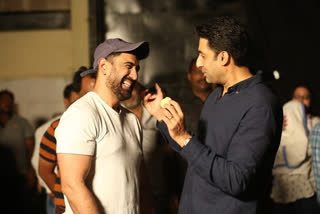 Amit Sadh ready to hug Abhishek Bachchan