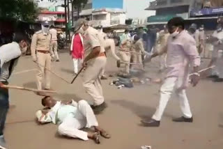 Congress workers clash with police during effigy burning in Raisen