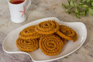 easy to make recipes, Indian snack recipes, how to make chakli, ETV Bharat Food and Recipes, ETV Bharat Priya