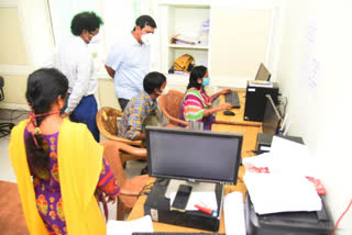 Collector checks at KGH Kovid Center