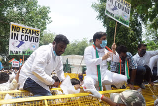 NSUI protest outside MHRD office