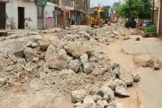 roads dug under Amrut yojana became problem in Gwalior