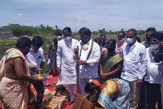 kalwakurthy mla jaipal yadav laid foundation for farmer platform in ajilapur