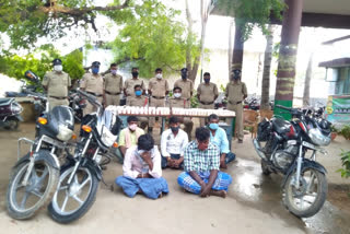 Karnataka liquor smuggling