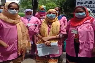 Asha workers start indefinite work boycott in Delhi