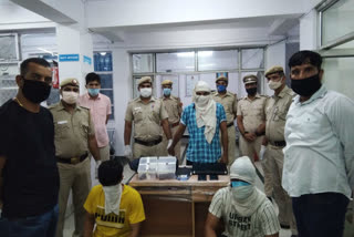 3 crooks arrested in many cases including murder in delhi