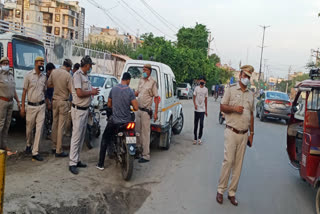 mohan Garden Police checking vehicle