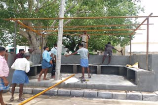 Koppal: youths built a bus shelter to the village