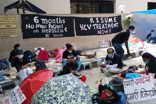 hepatitis c patients demanded medicine and protest on delhi secretariat
